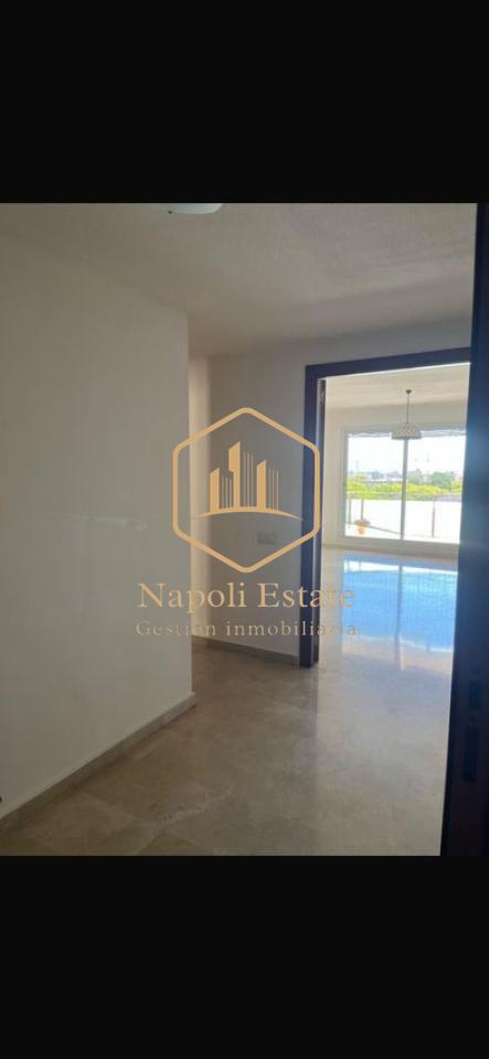 Napoli Estate presenta - Amplio piso de 3 dormitorios para larga temporada sin muebles