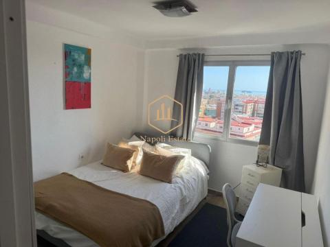 Se vende piso reformado con vistas panorámicas al mar y a toda la ciudad de Málaga