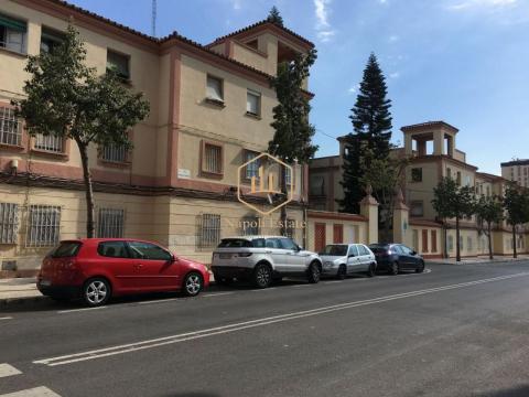 NAPOLI ESTATE presenta esta excelente oportunidad en una de las zonas más consolidadas y demandadas de Málaga.