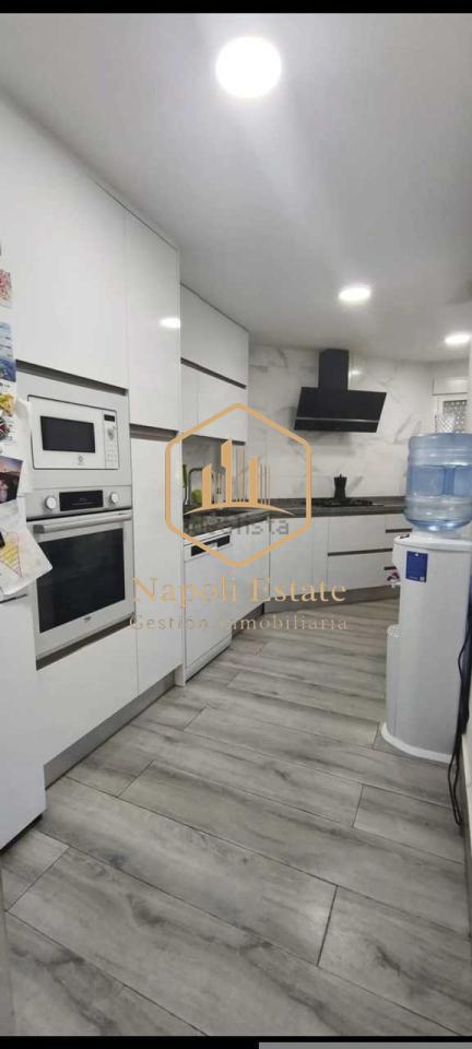 Piso luminoso de 3 dormitorios en Barriada Victoria Eugenia, Málaga