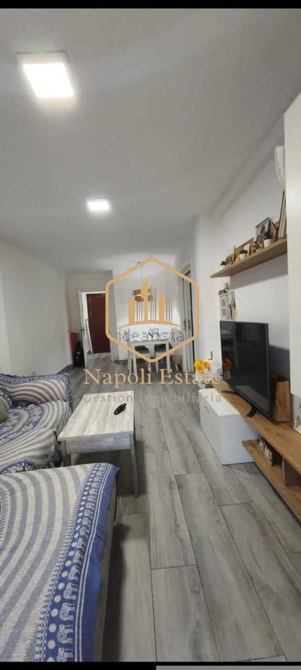Piso luminoso de 3 dormitorios en Barriada Victoria Eugenia, Málaga