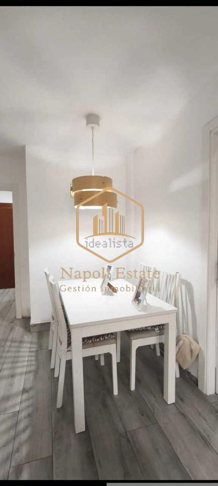 Piso luminoso de 3 dormitorios en Barriada Victoria Eugenia, Málaga