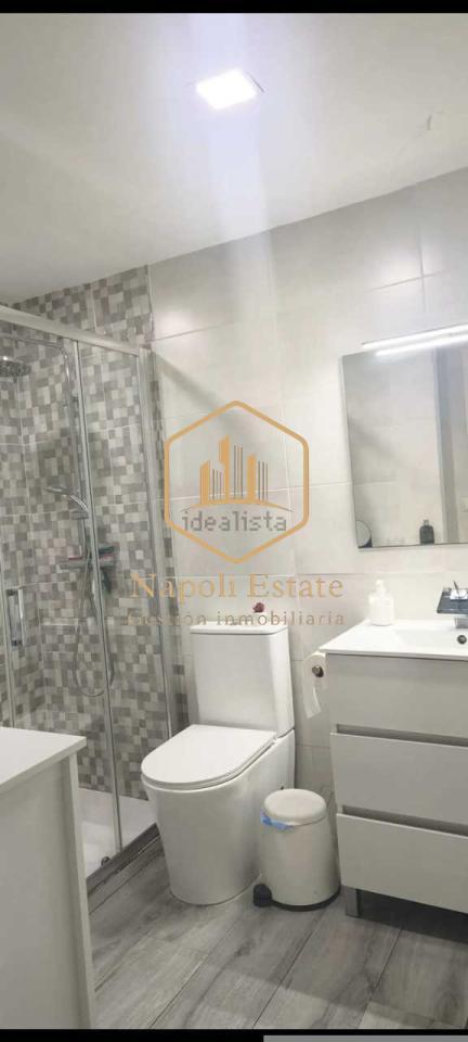 Piso luminoso de 3 dormitorios en Barriada Victoria Eugenia, Málaga